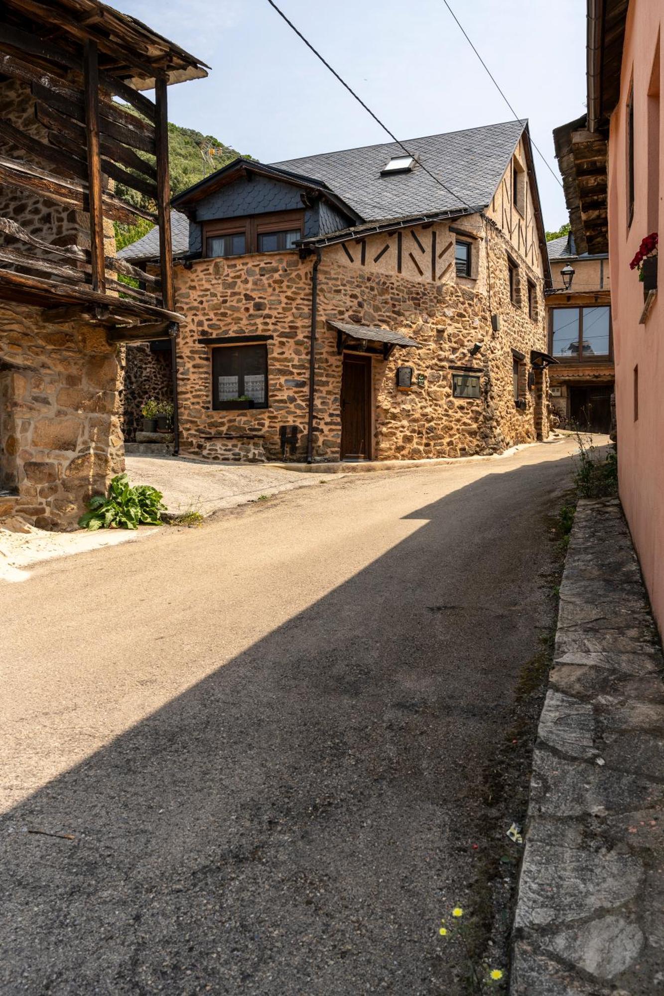 Casa de turismo rural Sardom2 Apartment Bembibre  Exterior photo